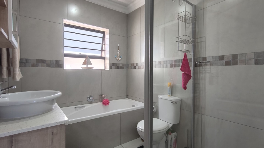 3 Bedroom Property for Sale in Island View Western Cape